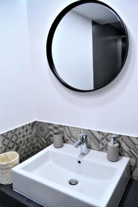 Dock33 - Comfort Loft In Catania Center Buitenkant foto